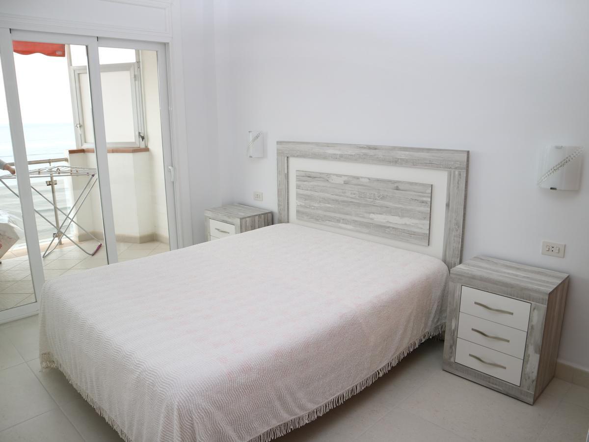 Europa 52 Apartman Roses Kültér fotó